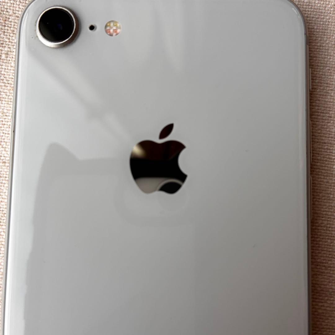 【売り切り】Apple iPhone 8 シルバー 箱付き