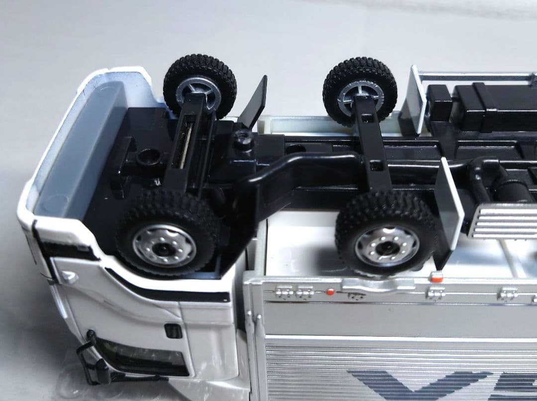 いすゞギガ 1/43スケール　ミニカー　訳あり加工品