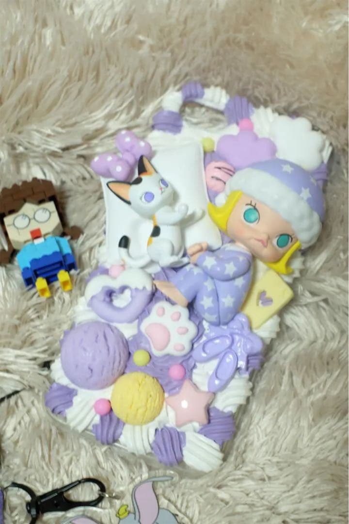 iphoneケース　cream glueのケース　多機種対応