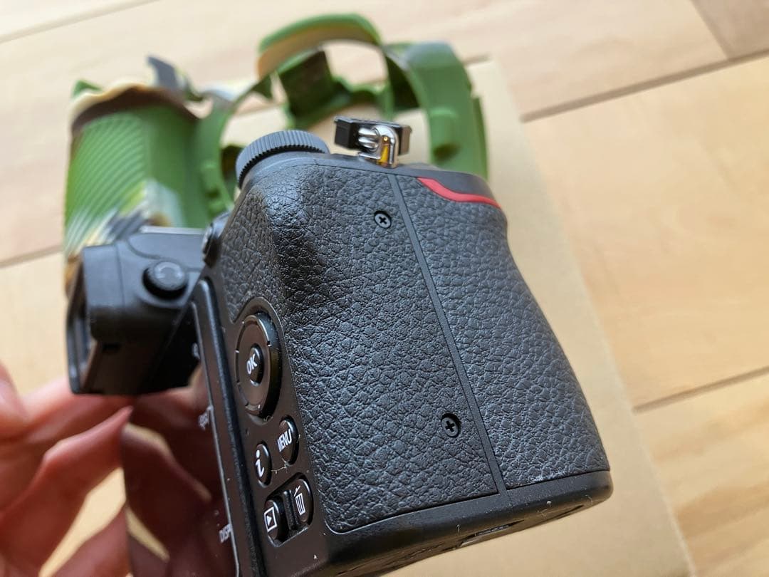 Nikon Z 50 ミラーレスカメラ イージーカバーカモフラージュグリーン付き