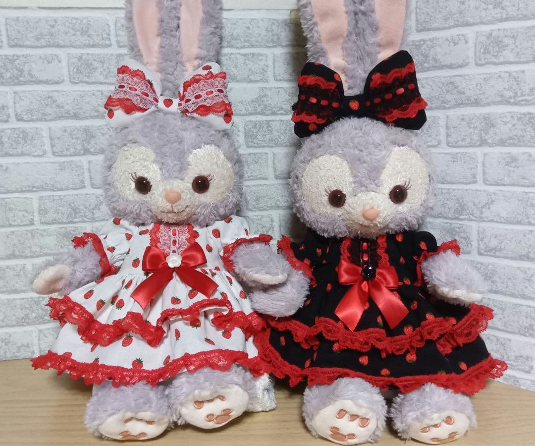 「えりりん 」ステラルー　ハンドメイドコスチューム　いちご柄のワンピース