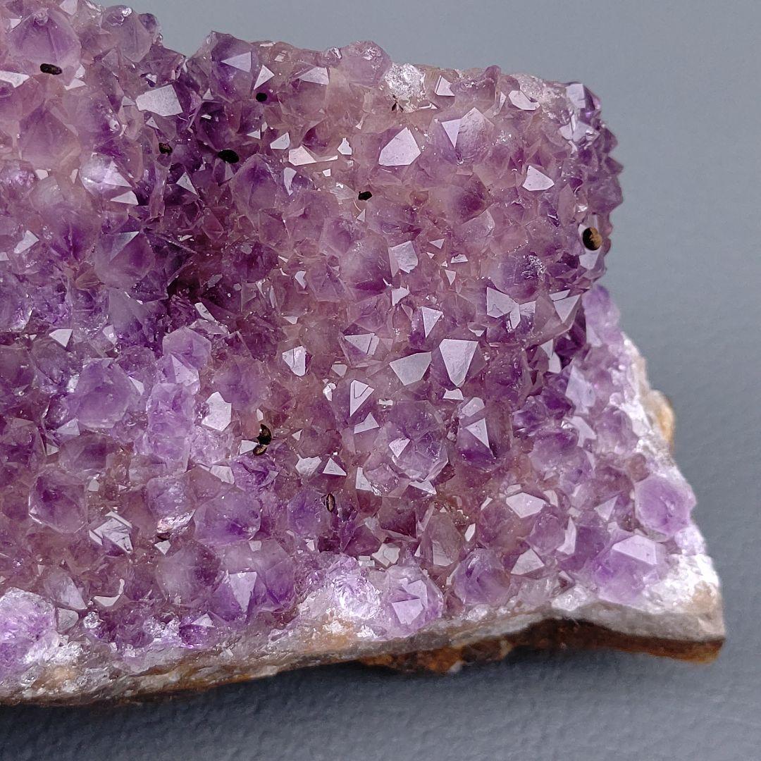 ウルグアイ産　アメジスト フラワー 印象的な同心円　クラスター　母岩付き　花