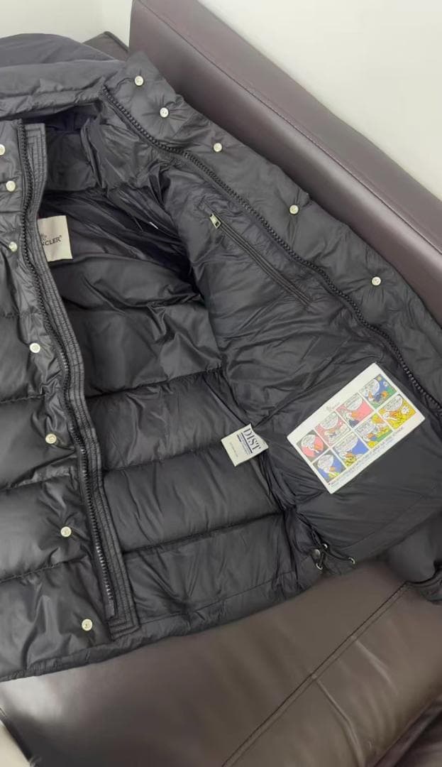 MONCLER SIZE 3 ブラック ダウンジャケット フード付き