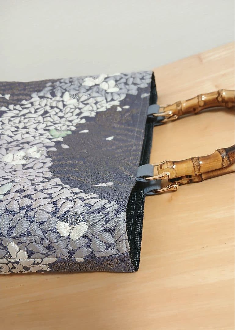 帯リメイクバッグ★ハンドメイドバッグ★ 雲幻暈し文様 銀糸 箔 紫 正絹、袋帯