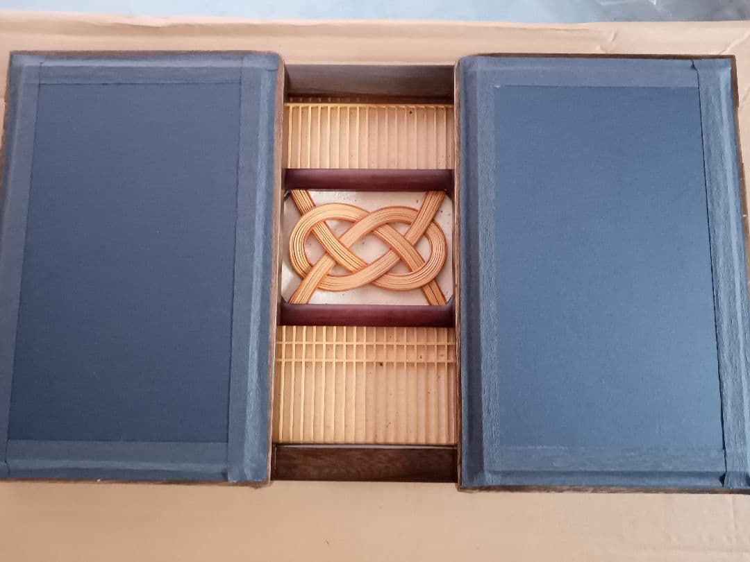 雛人形用台　和風　3段 後ろに収納できるタイプ