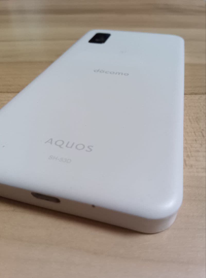 AQUOS wish3 SH-53D ホワイト　docomo版 SIMフリー