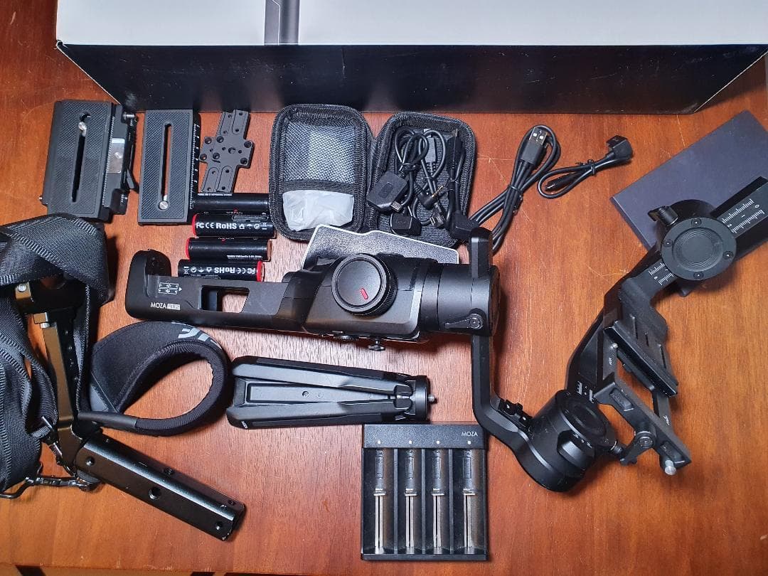 MOZA Air 2＋ハンドルおまけ 3軸ジンバル スタビライザー 中古完動品