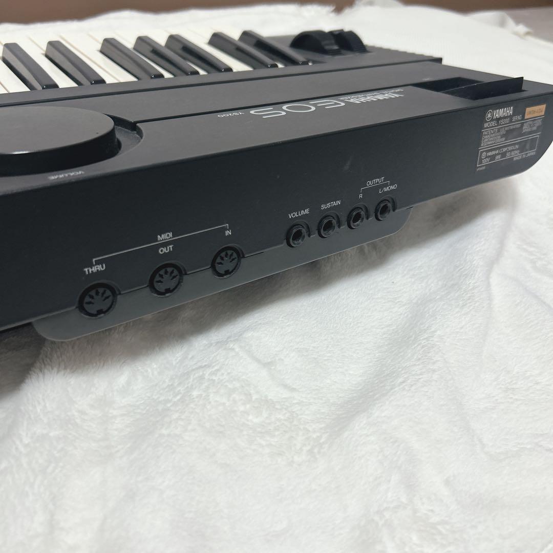 YAMAHA EOS YS200 ヤマハ シンセサイザー 61鍵盤 黒