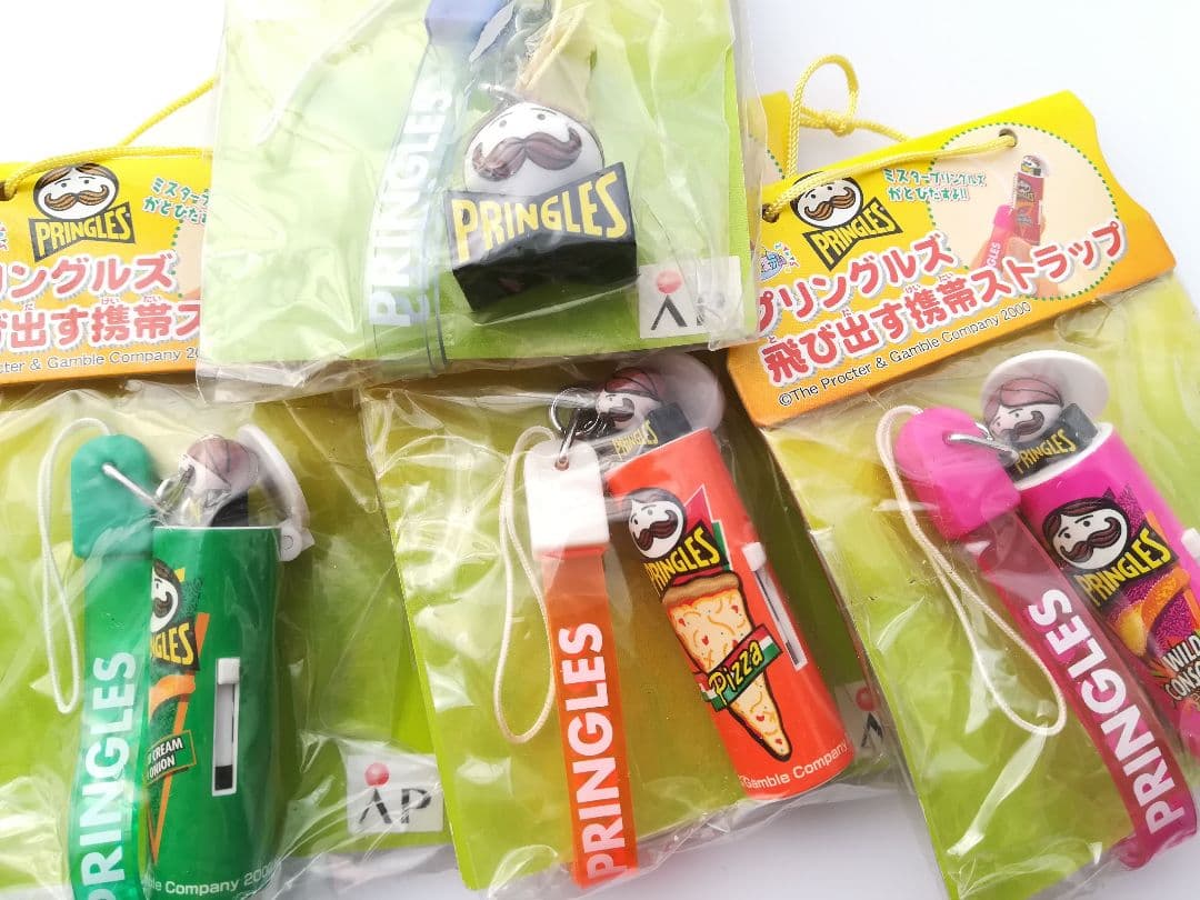 古いです　2000年　バンプレスト　プリングルズ　ストラップ　４本