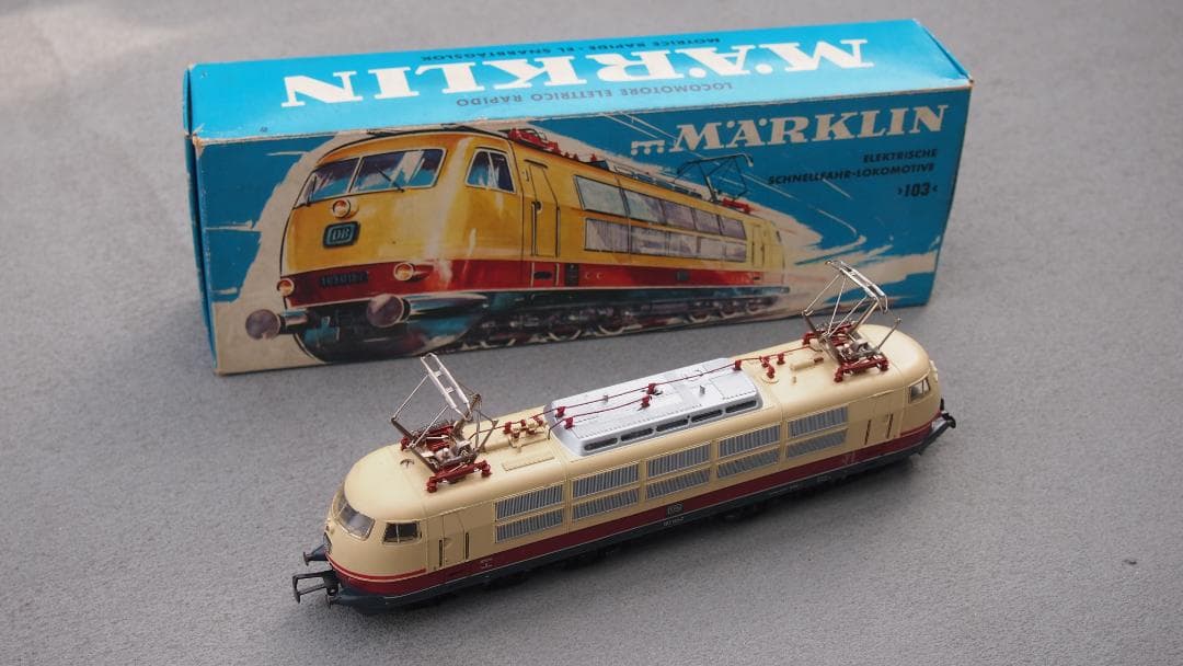 Märklin 蒸気機関車と電気機関車セット