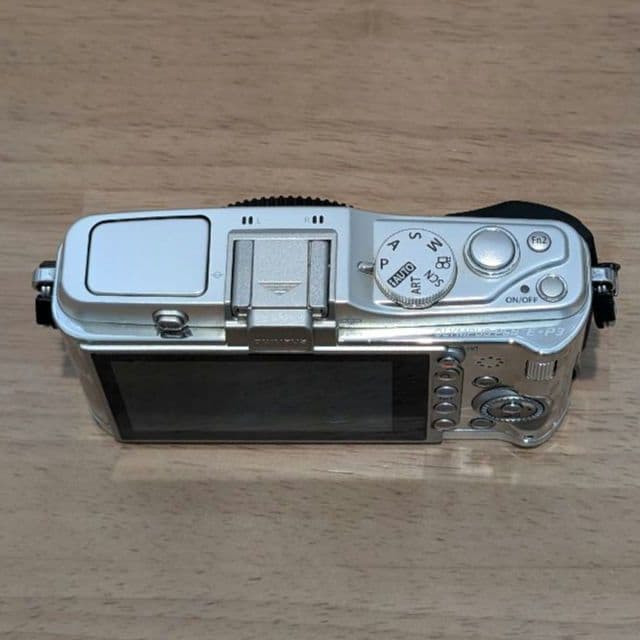 ★本日限定特価★【動作確認済】OLYMPUS PEN E-P3　オリンパス