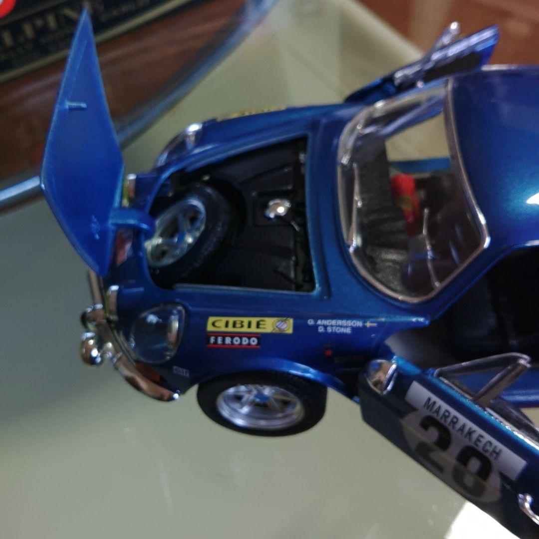 Bburago Alpine A110 1/16 ミニカー