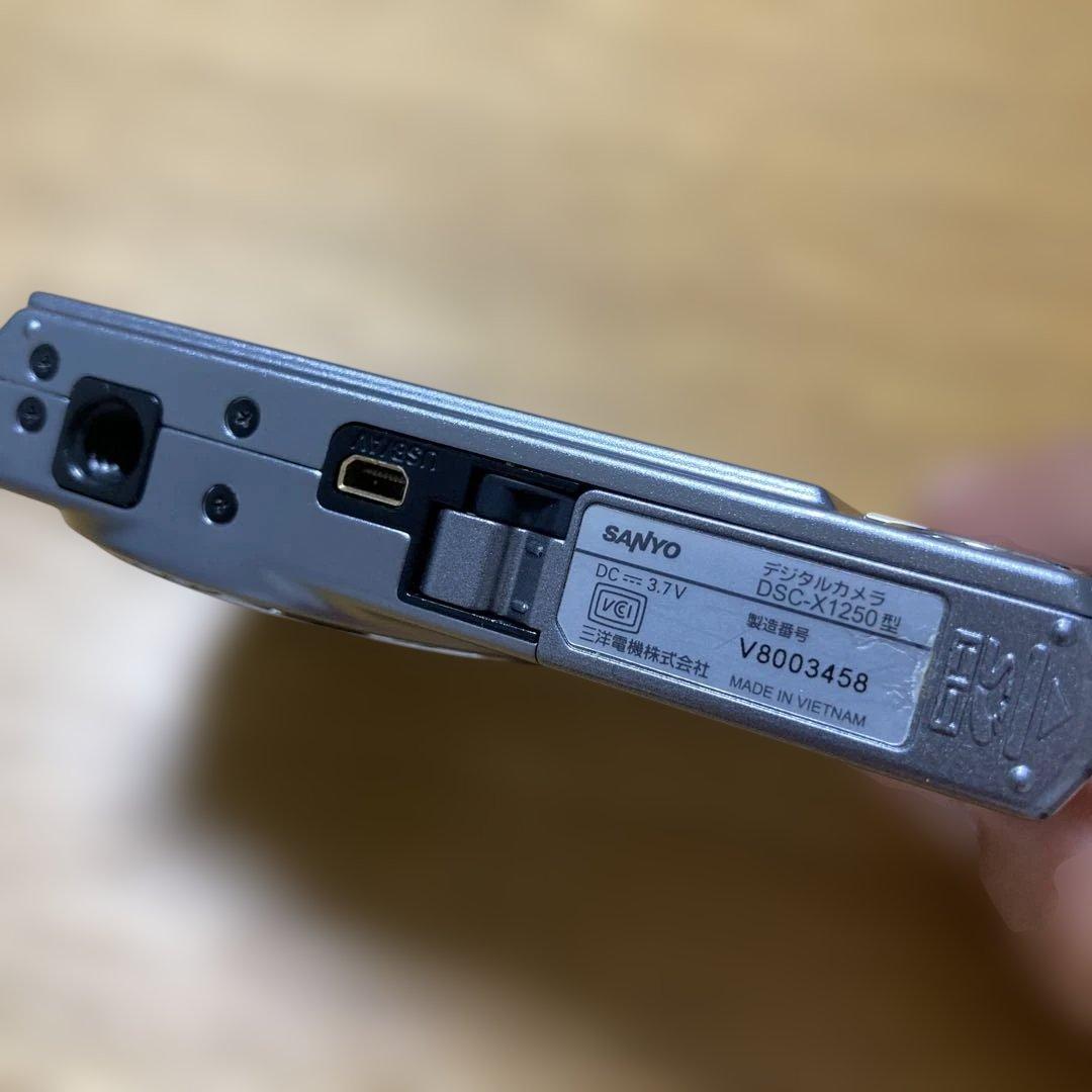 SANYO DSC-X1250 12メガピクセルデジタルカメラ