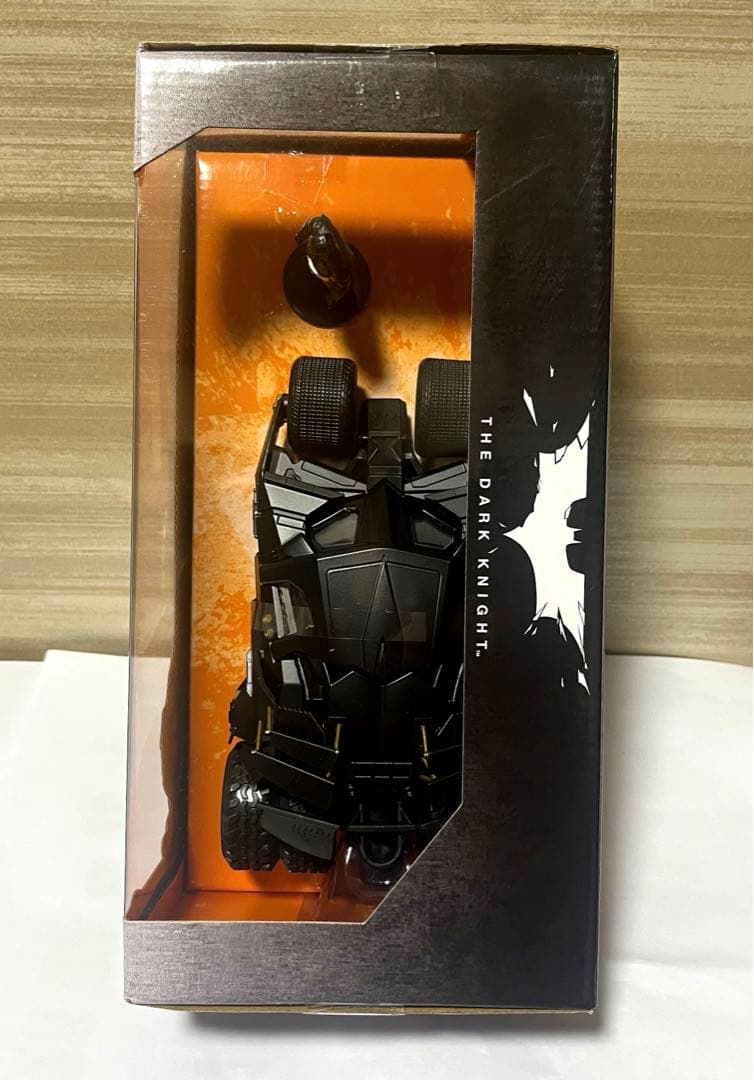 Jada 1/24 バットマン ダークナイト バットモービル & バットマン