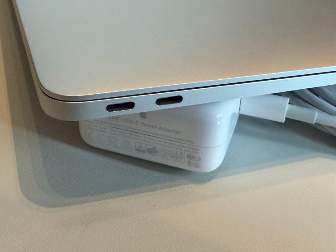 Apple MacBook Air (M1, 2020) シルバーUS