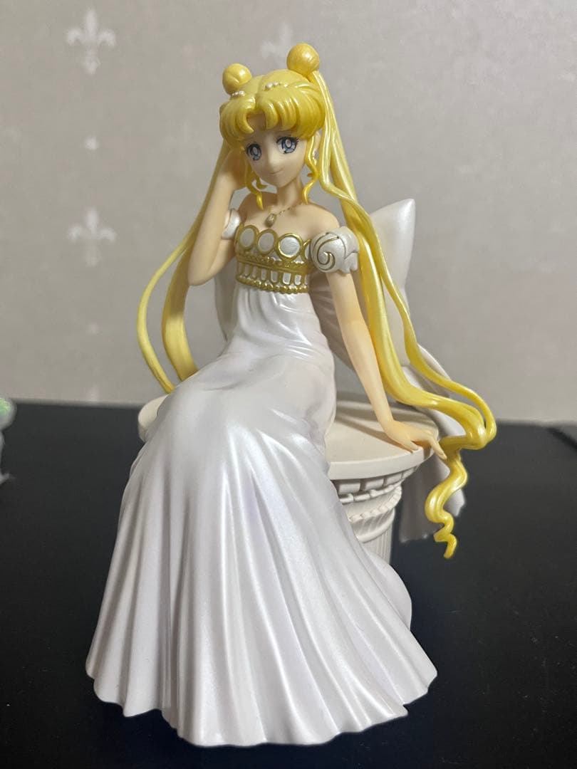 セーラームーン プリンセス・セレニティフィギュア、アクセサリースタンドセット