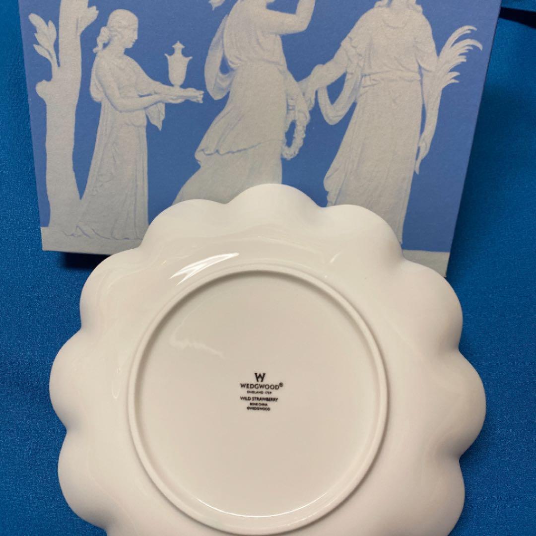 ウェッジウッド（） ワイルドストロベリー ペタルトレイ 24cm