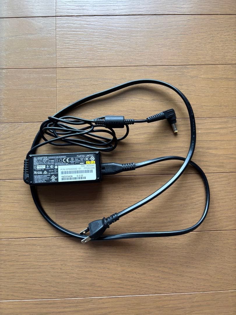 Windowsノート本体 Lifebook uh90/d2