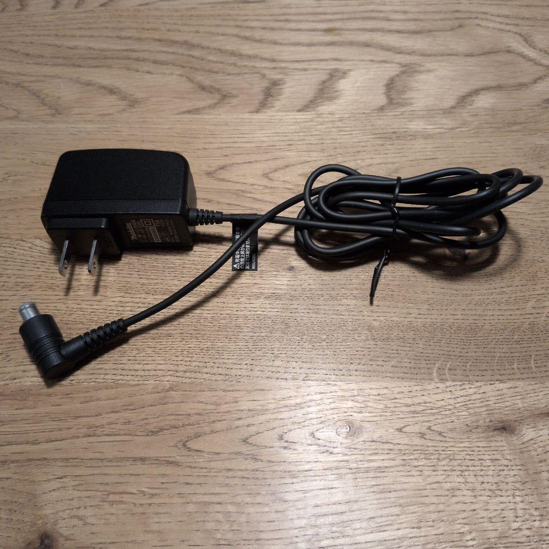 Makita CL105DWNI コードレスクリーナー・Towerスタンドセット