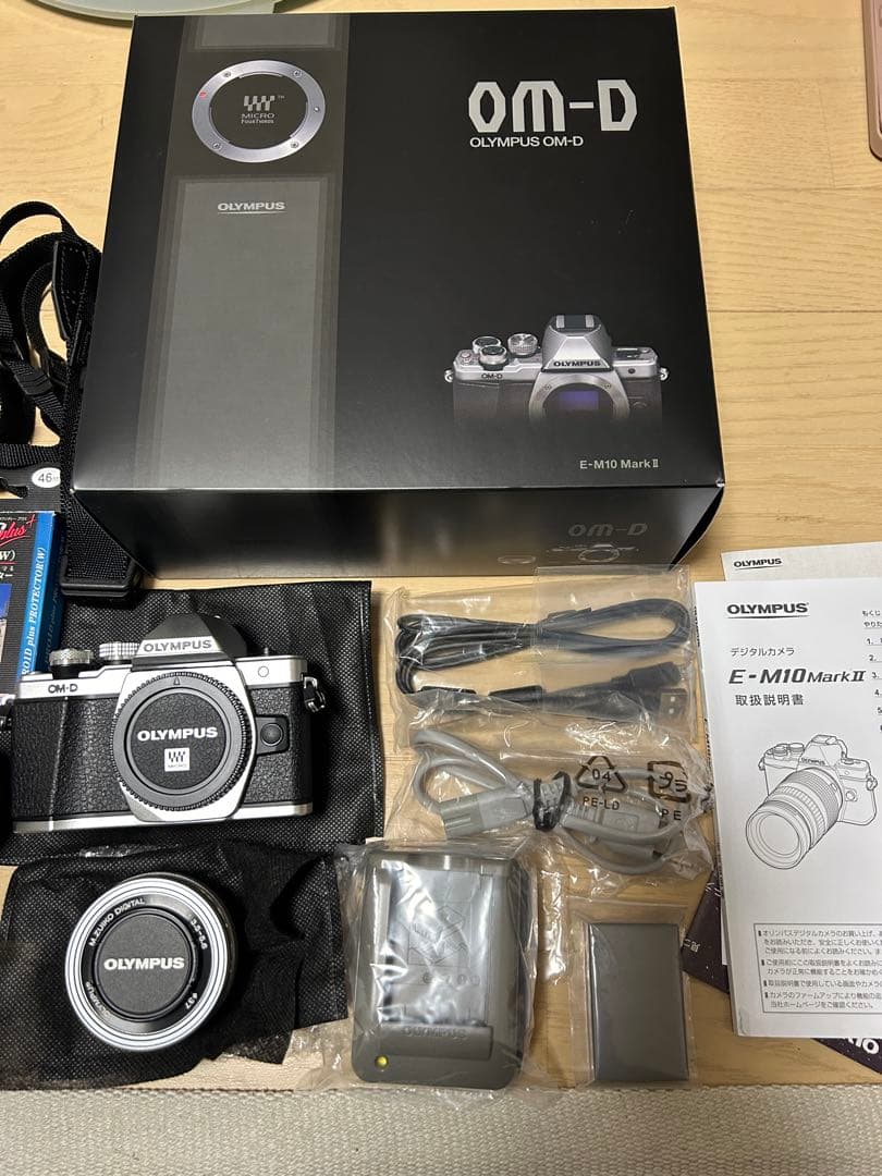 オリンパスE-M10 Mark II M.ZUIKO 25mm f1.8他