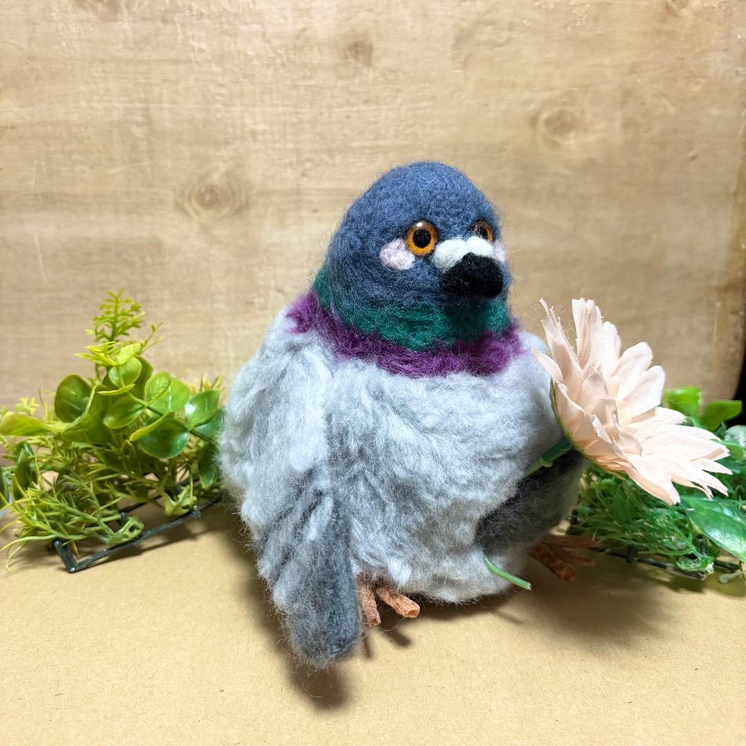 羊毛フェルト愛の告白をするブクブク鳩【ハンドメイド