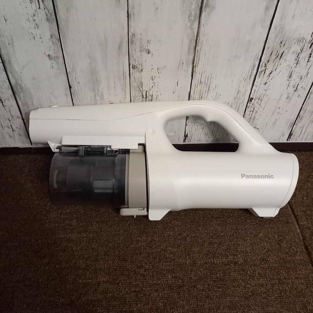 【極美品】2024年製品 パナソニック 掃除機 MC-SB32J-W 充電式