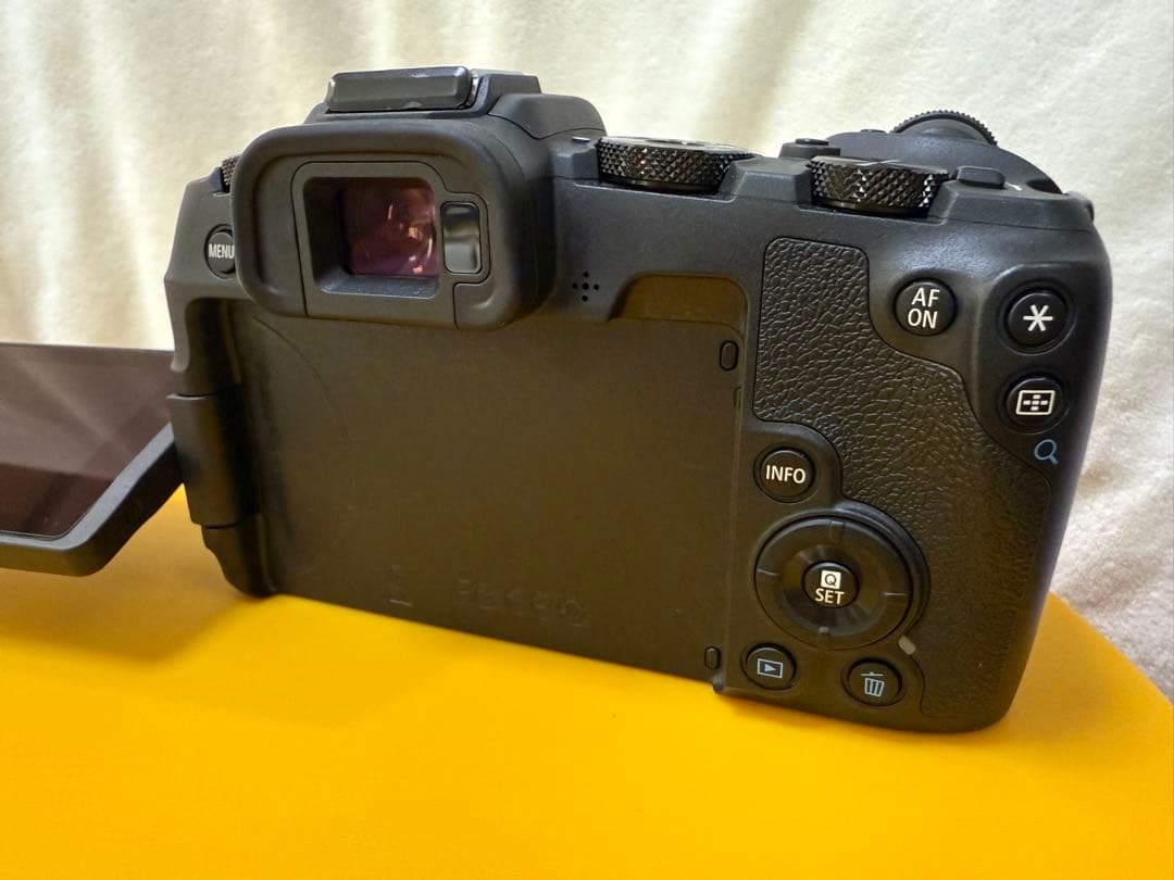 美品Canon EOS RP フルサイズミラーレス一眼