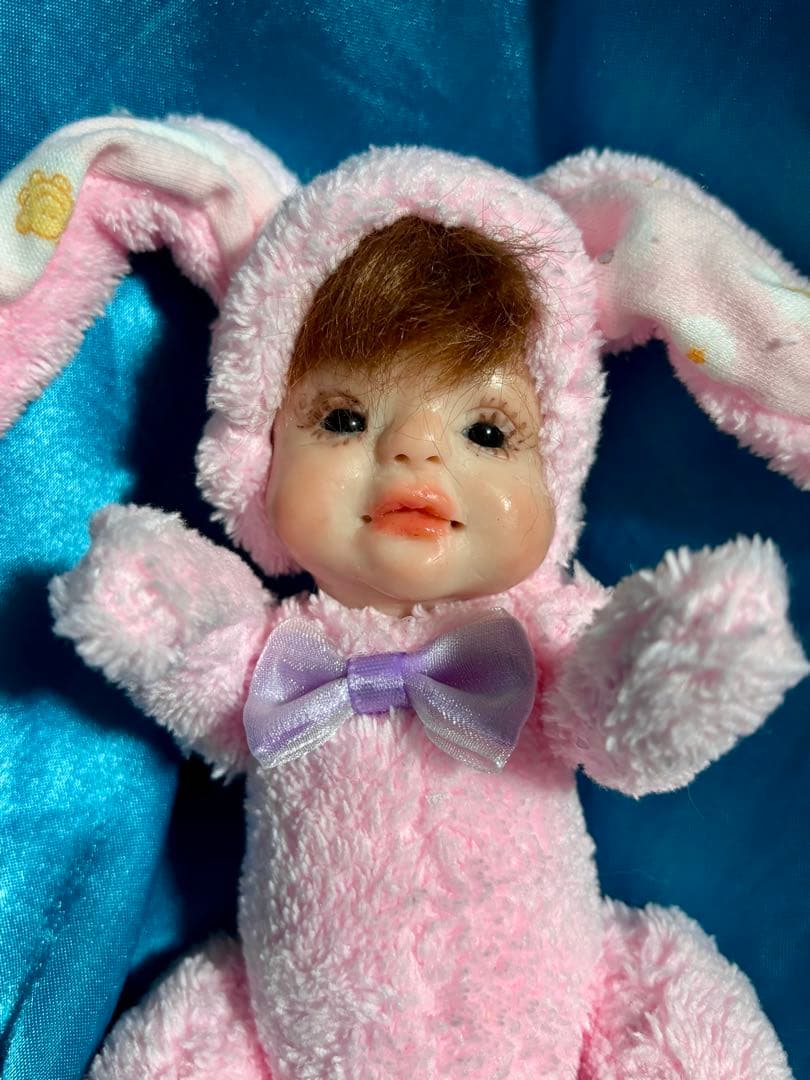 ハンドメイド　樹脂粘土ベビー　ピンクロップイヤーの子　OOAK 創作人形