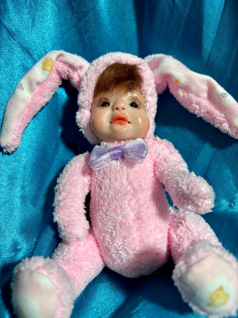 ハンドメイド　樹脂粘土ベビー　ピンクロップイヤーの子　OOAK 創作人形