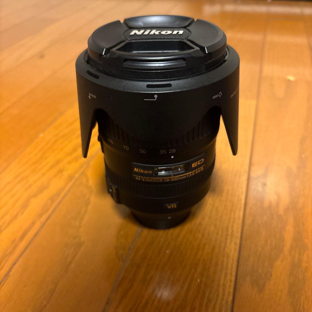 Nikon デジタル一眼レフカメラ 本体とレンズ