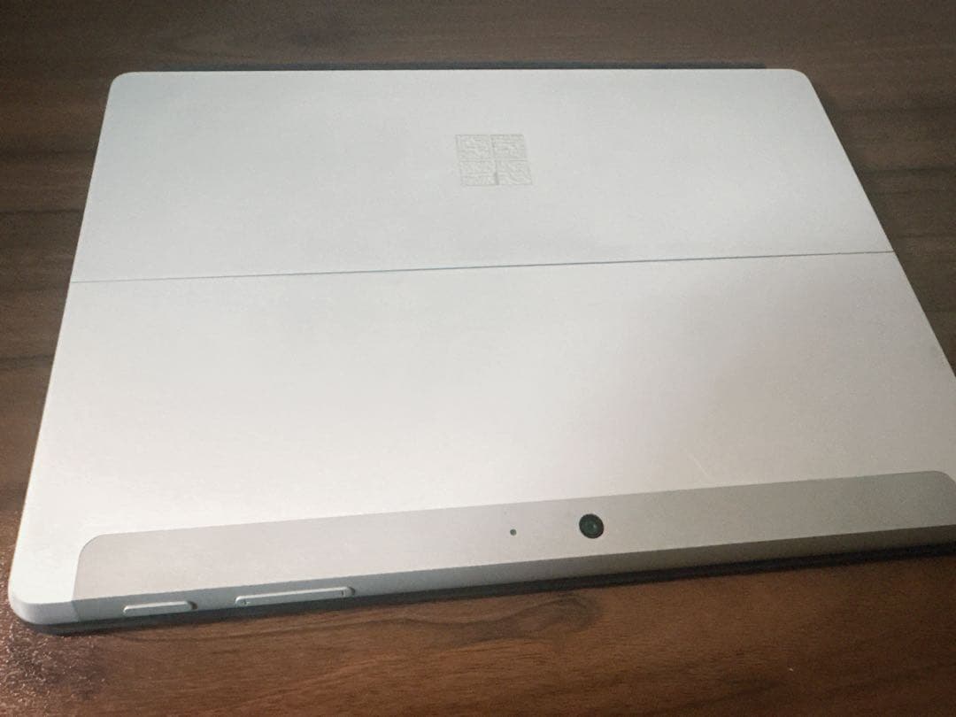 Surface GO2 キーボード付き（2in1 タブレットPC）