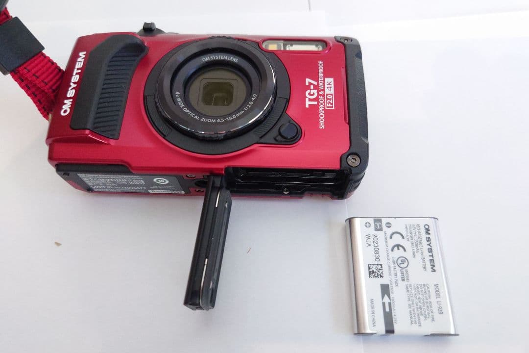 【美品】OM-SYSTEM TG-7、LG-1(LEDライトガイド) セット