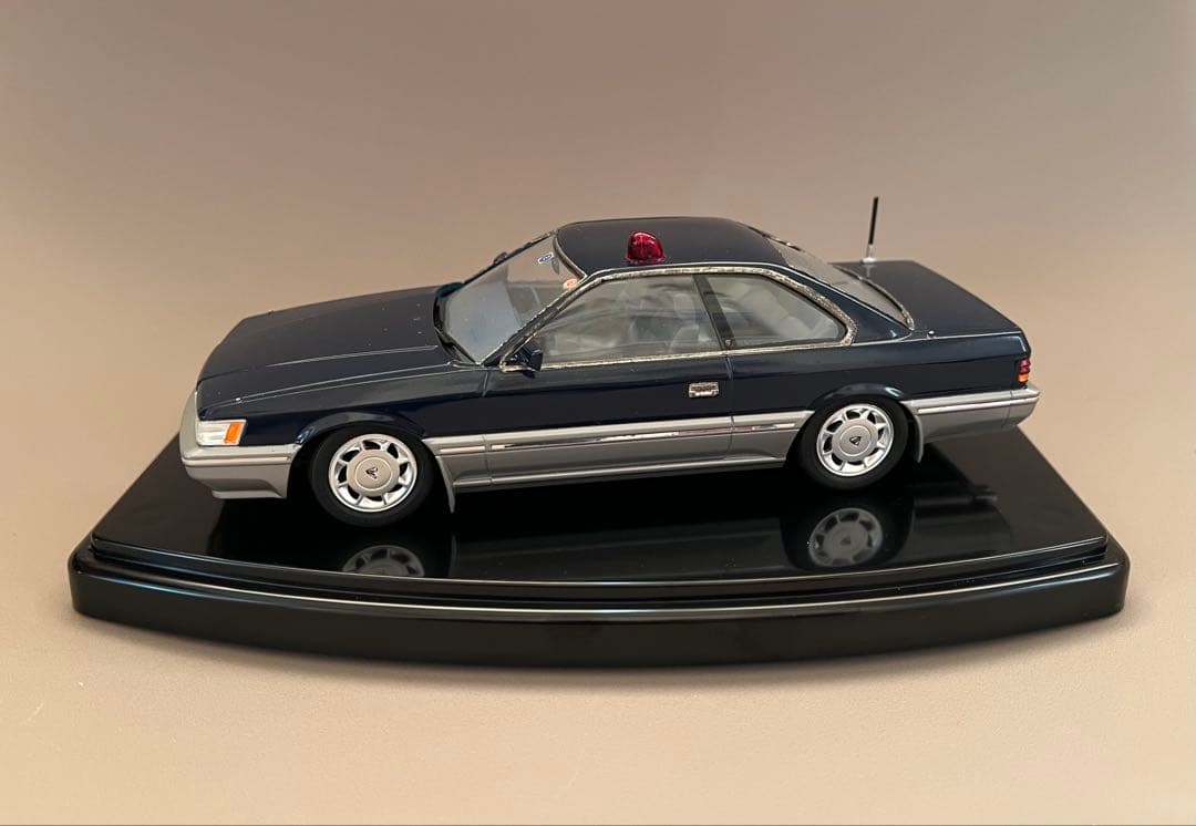 あぶない刑事　港3号 1/24 日産レパード アルティマ　F31前期型　完成品