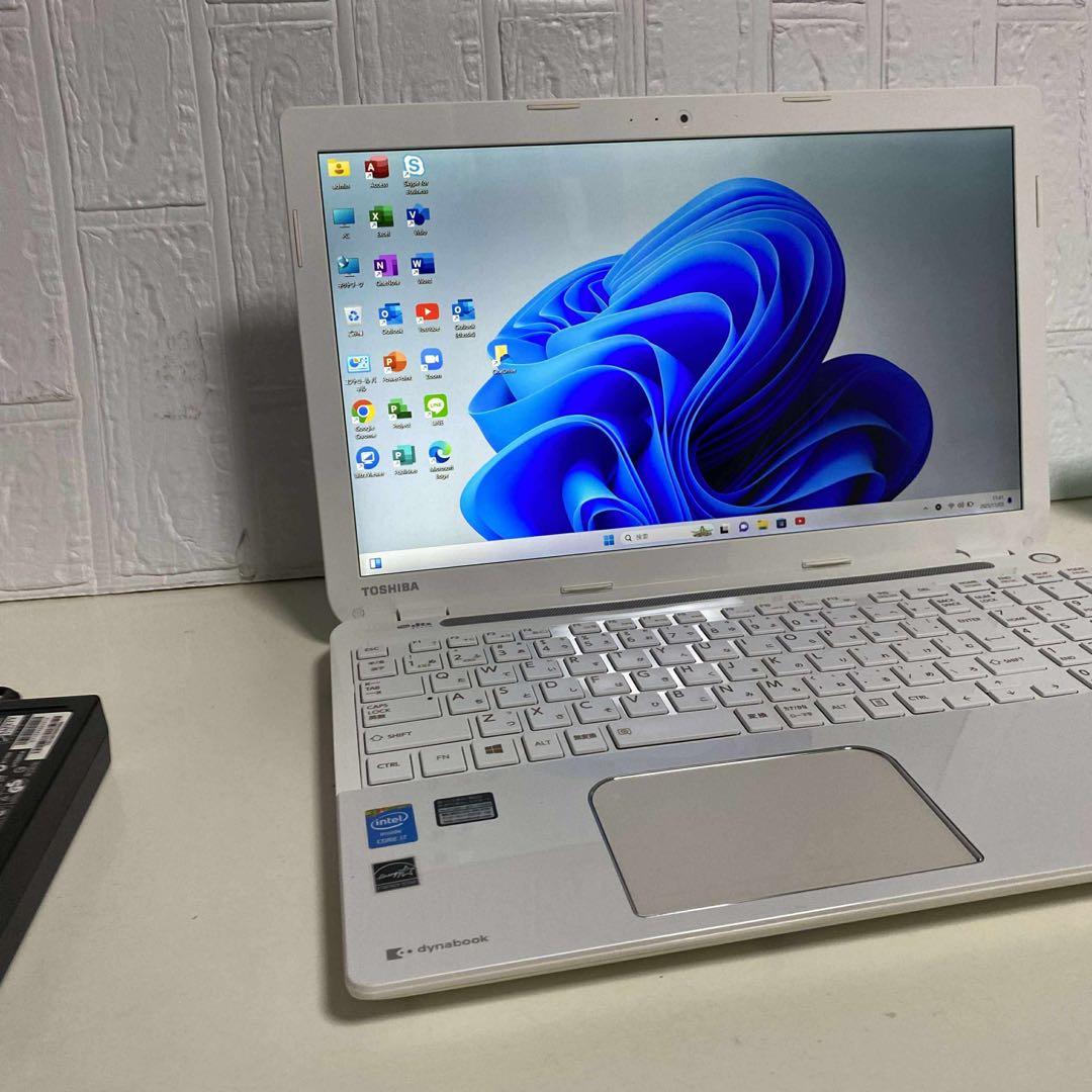 Windows11 オフィス2024年Core i7 SSD メモリ8GB 東芝