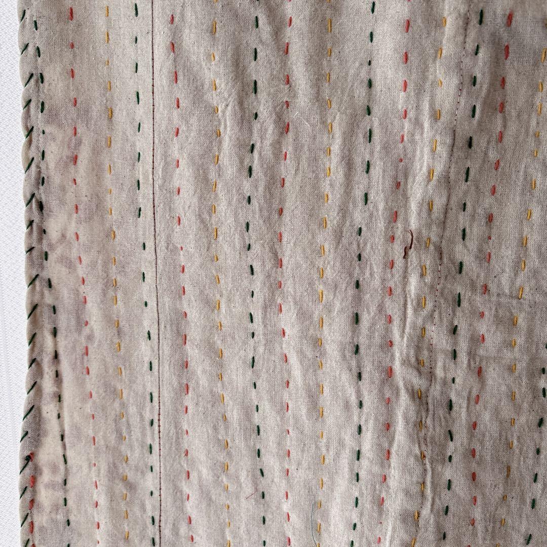 未使用❁エンブロイダリー　アイボリー　パッチワークカンタキルトマルチカバーラグ