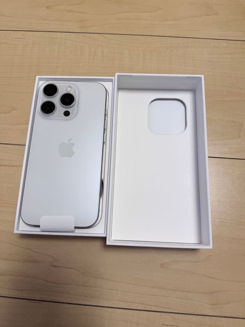 iPhone 15 Pro 256GB 本体　付属品未使用