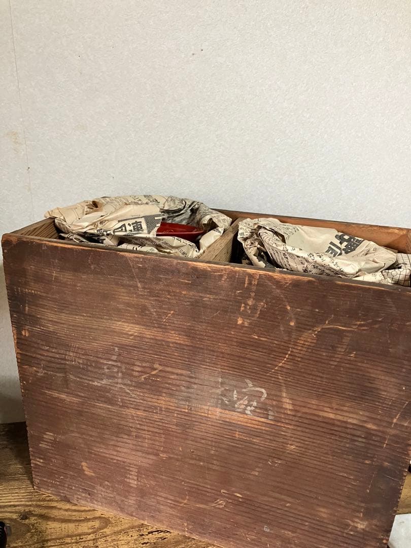 【骨董　桐箱有】 輪島塗？会津塗？　金彩『松に鶴』 蓋付き朱椀　お椀　お吸い物椀