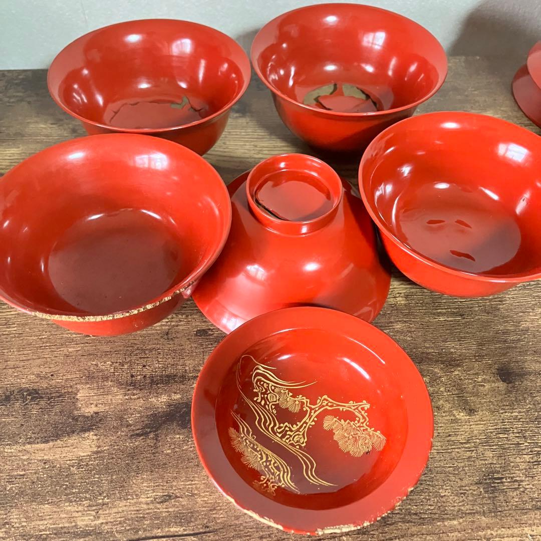 【骨董　桐箱有】 輪島塗？会津塗？　金彩『松に鶴』 蓋付き朱椀　お椀　お吸い物椀