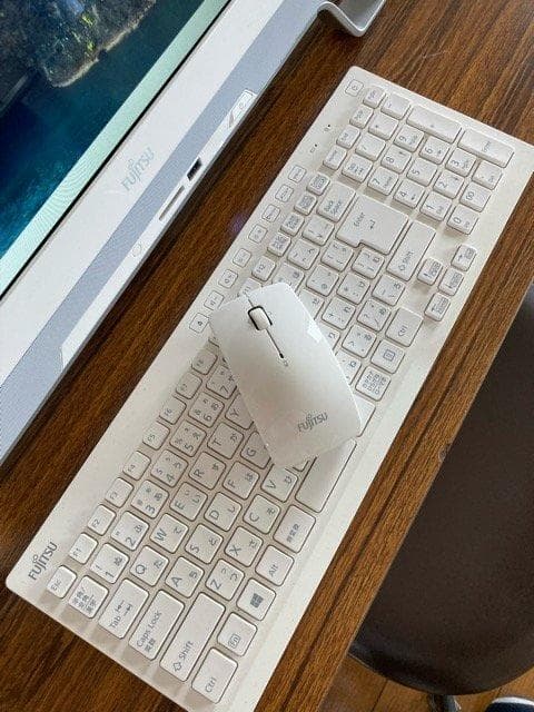 FUJITSU ESPRIMO FH52/W FMVF52WW デスクトップPC