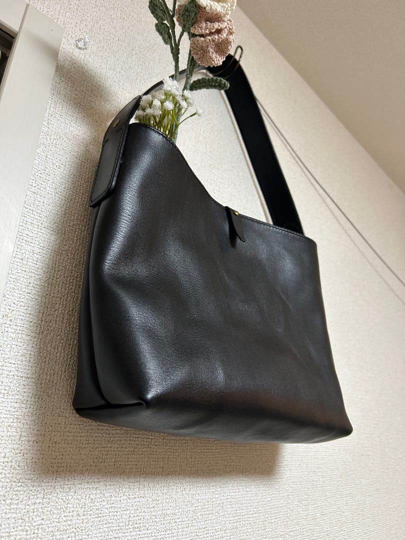 総手縫い　小さめ　シングルストラップバッグ　ヌメ革　タンニン鞣し