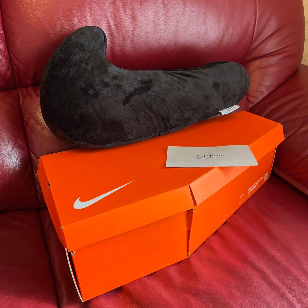 NIKE SWOOSH BIRTHDAY PILLOW クッション　スウッシュ