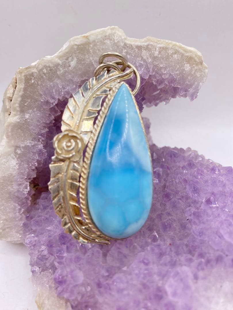 青い涙型シルバーペンダントラリマー