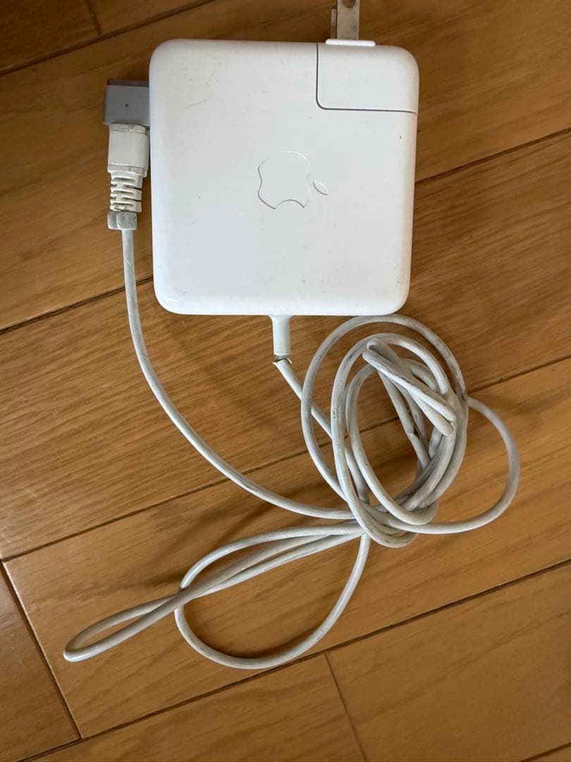 MacBook Air 13インチ　ジャンク品　充電器付き