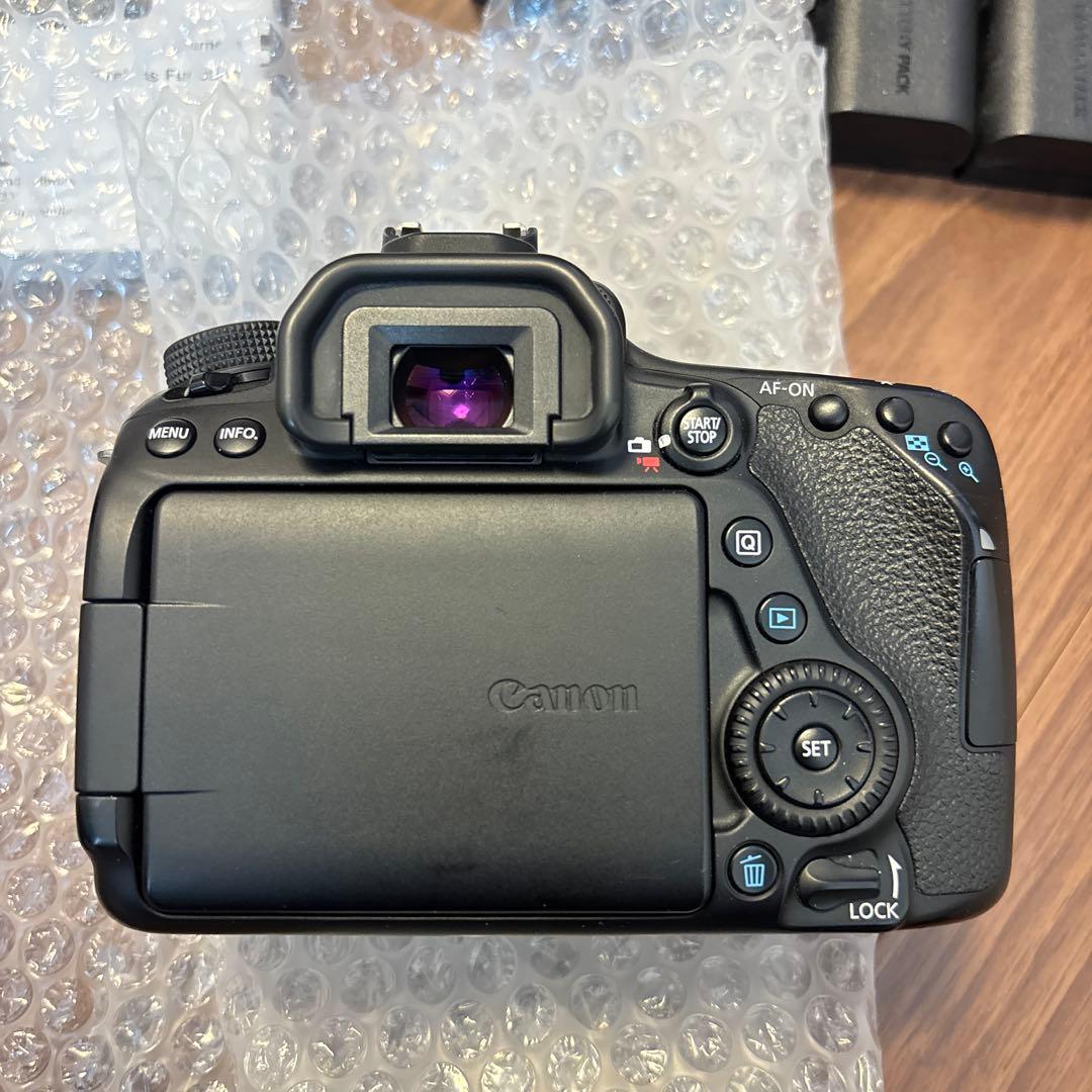 ［おまけ付き］Cannon EOS 80D + EFS 18-135mm