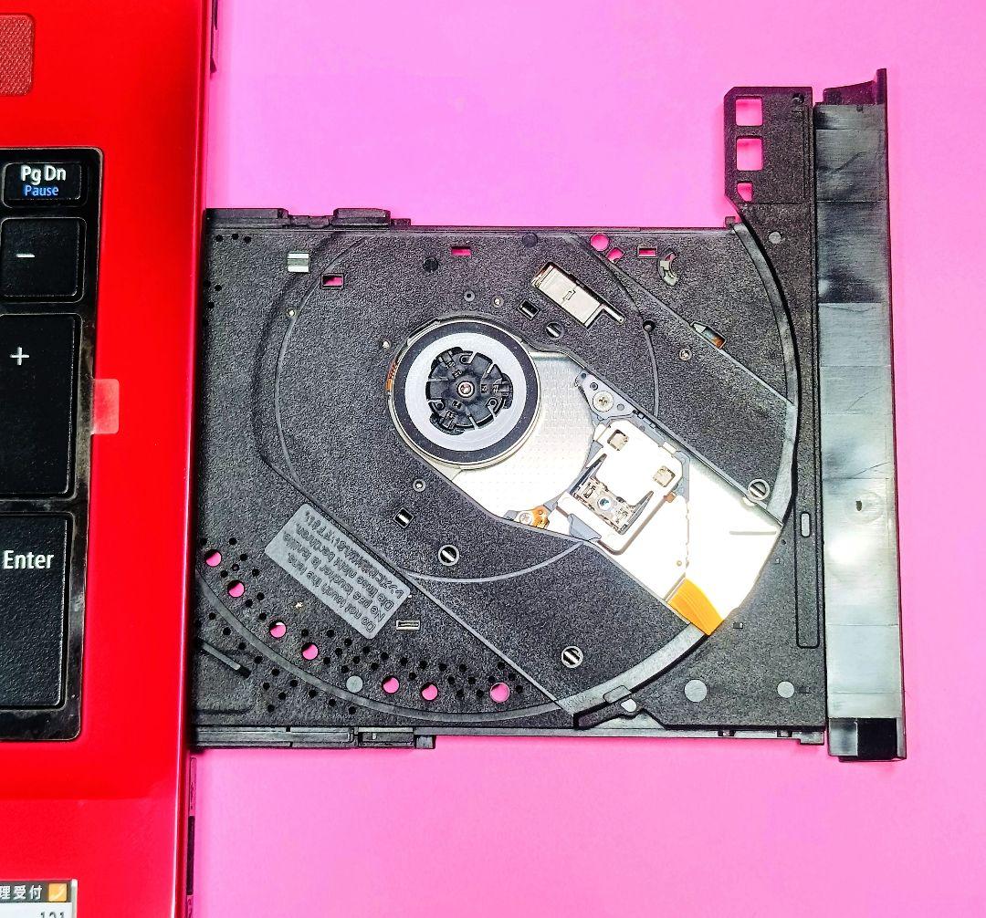 【お買い得】超大容量1TB✨カメラ付き赤ノートパソコン✨設定済✨データの整理に