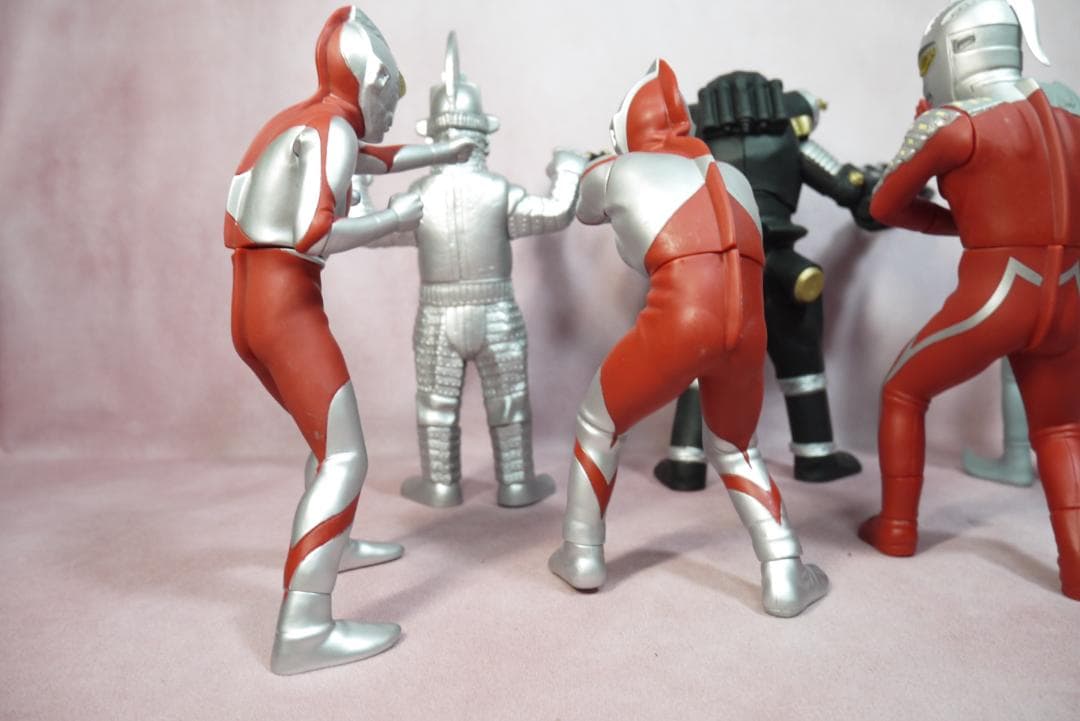 組立式DXソフビフィギュア ウルトラマンシリーズ　7体