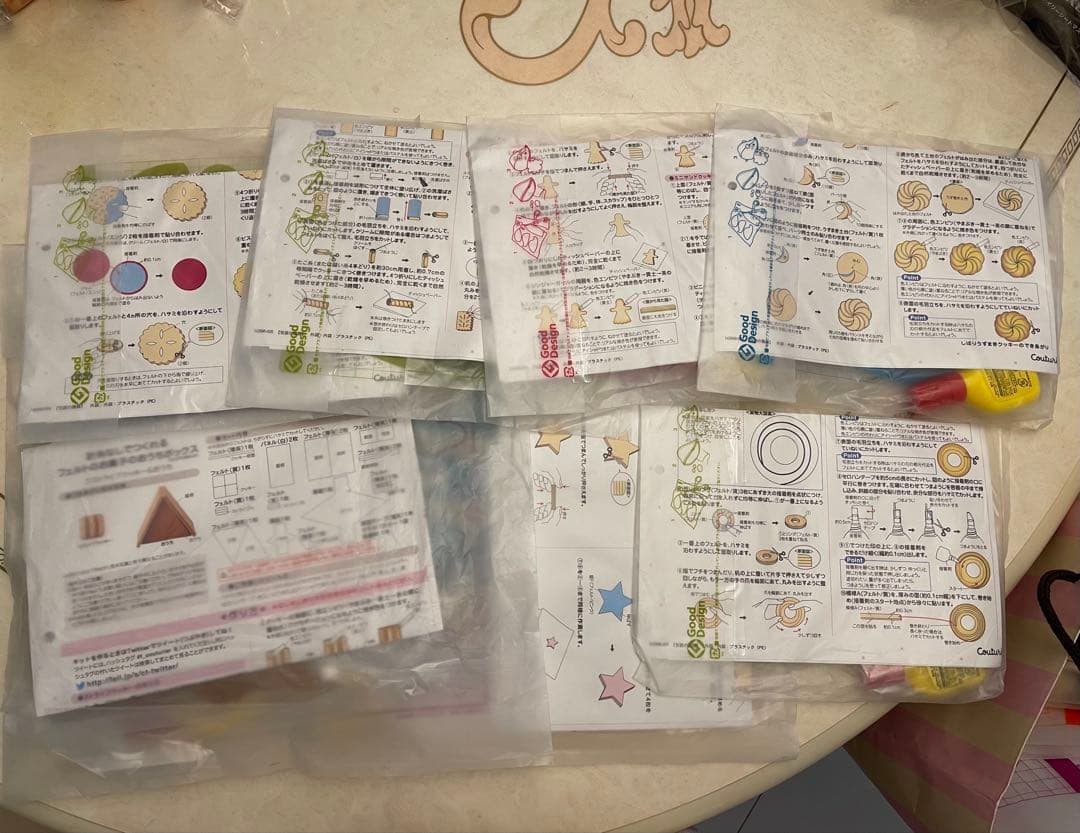 クチュリエ 針糸なしで作れる フェルトのお菓子のお家 全7セット フェリシモ