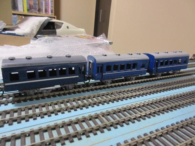 鉄道模型（HOゲージ）入門 豆ブルートレイン　機関車・客車セット （金属製品）