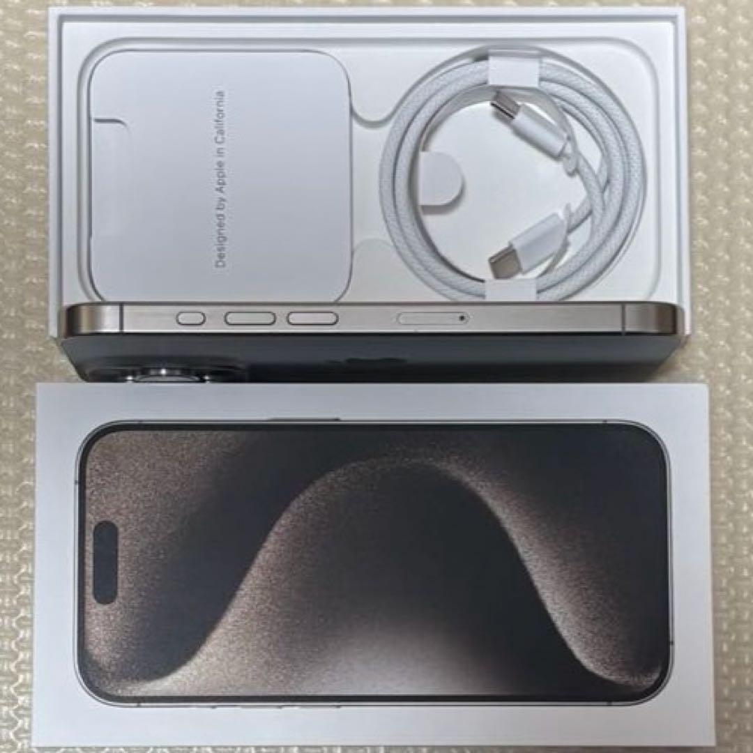 極美品！ iPhone15Pro 128GB SIMフリー 本体 シルバー系