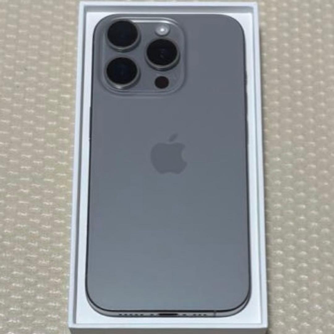 極美品！ iPhone15Pro 128GB SIMフリー 本体 シルバー系
